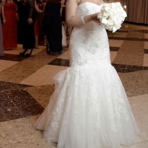 Brand New Oleg Cassini Mermaid Style Wedding Gown